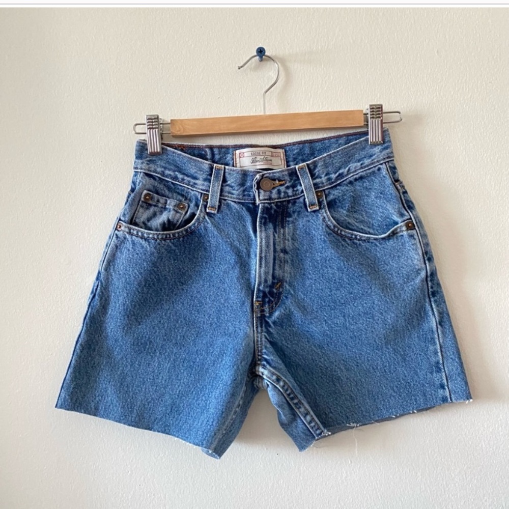Vintage Levi’s high waisted Denim Shorts